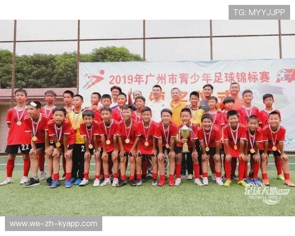 中国足球俱乐部经营模式多元化发展，中国职业足球俱乐部的经营内容